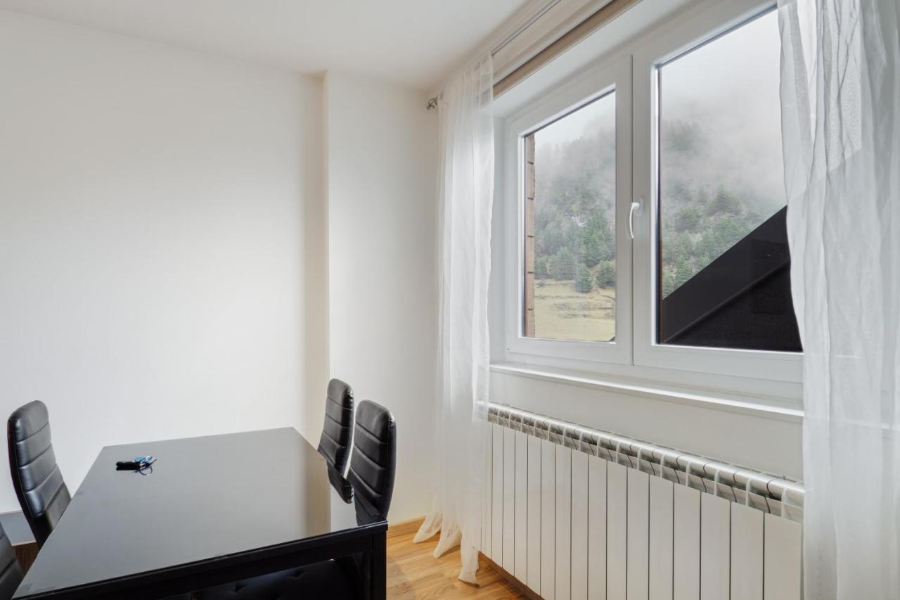 Comfortable Studio With Mountain View In Arinsal 40 M² + Ski Storage Exterior photo