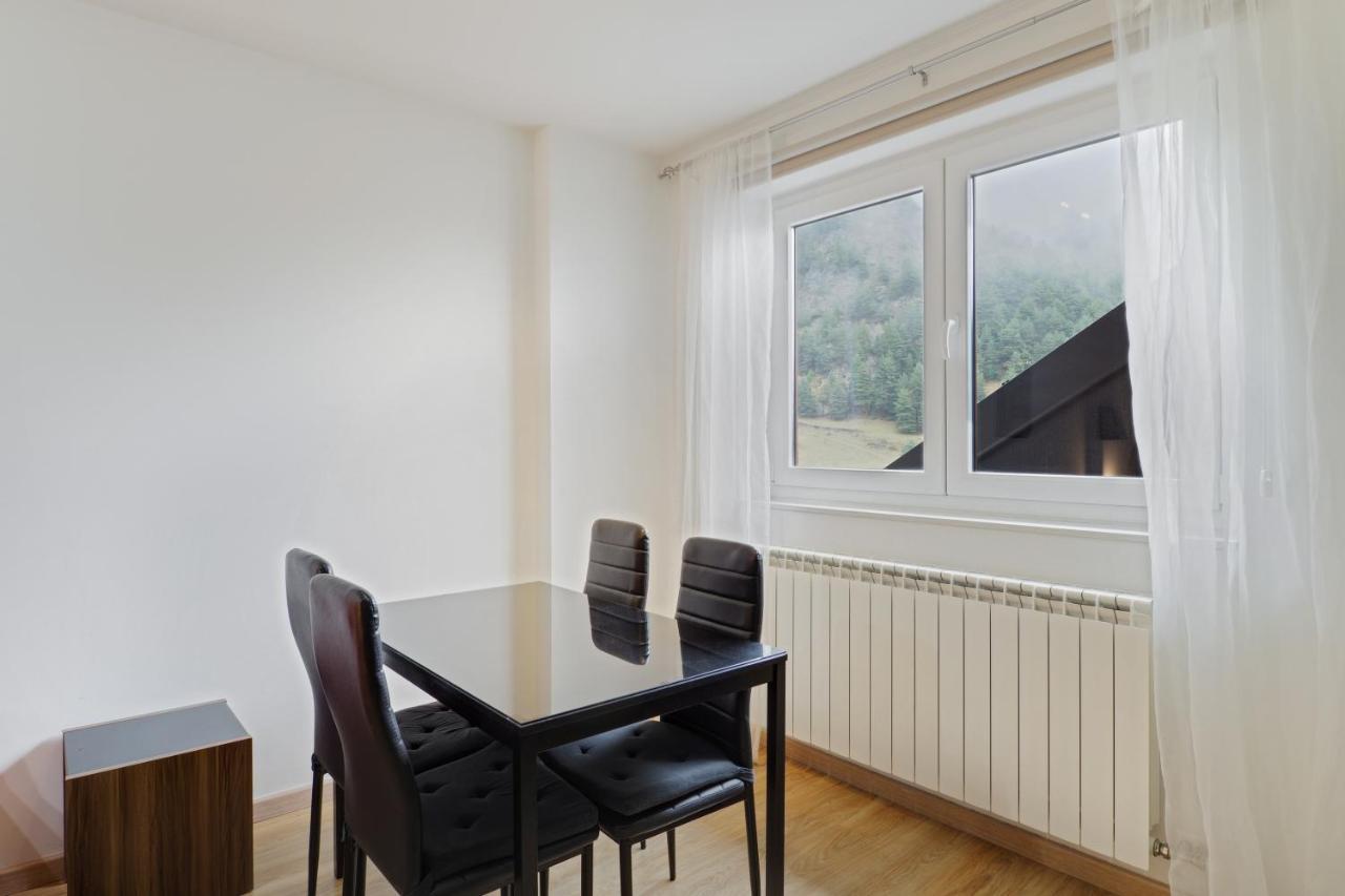 Comfortable Studio With Mountain View In Arinsal 40 M² + Ski Storage Exterior photo