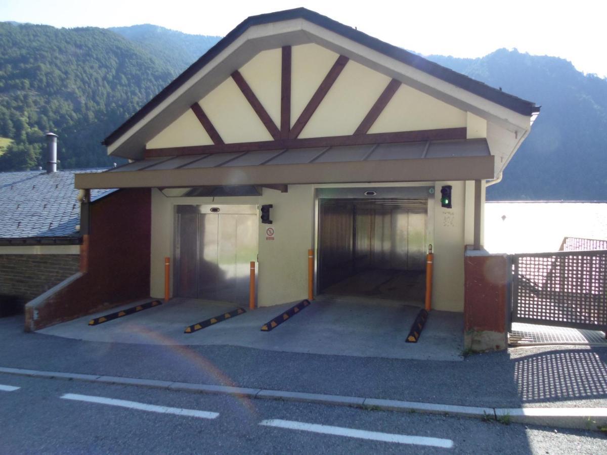 Comfortable Studio With Mountain View In Arinsal 40 M² + Ski Storage Exterior photo