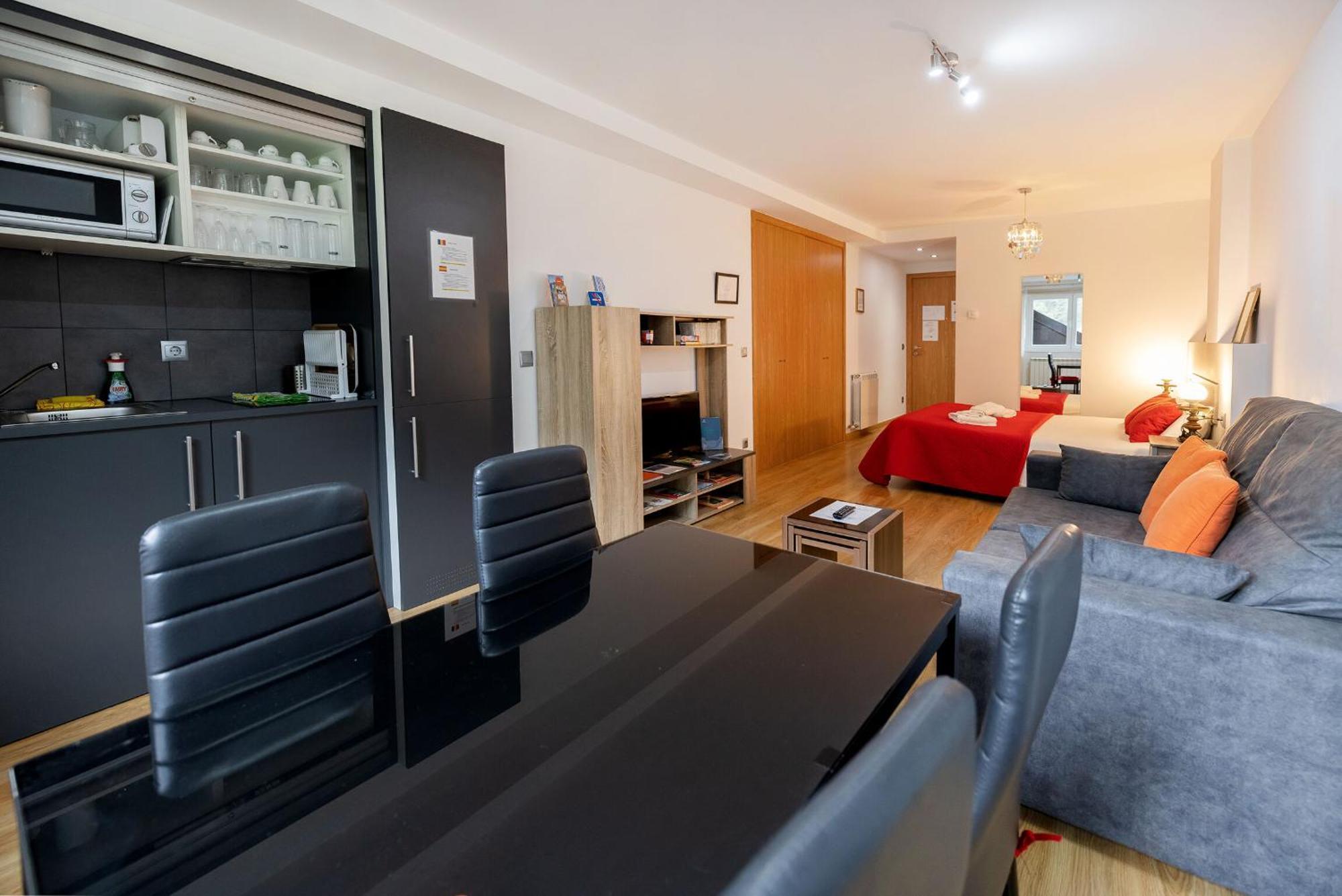 Comfortable Studio With Mountain View In Arinsal 40 M² + Ski Storage Exterior photo
